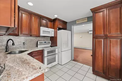 47 Cove Lane, Levittown, NY 11756 - Photo 4