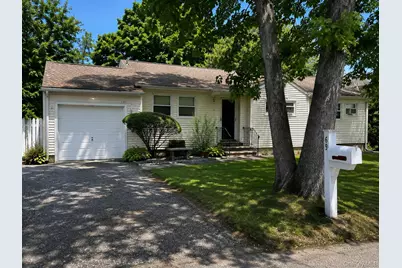 643 Jayne Boulevard, Port Jefferson Station, NY 11776 - Photo 2