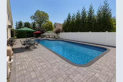 140 Baltimore Avenue, Massapequa, NY 11758 - Photo 12
