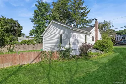 54 Pinelawn Avenue, Farmingville, NY 11738 - Photo 16