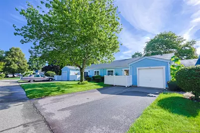 708 W Cabot Court #708, Saint James, NY 11780 - Photo 10