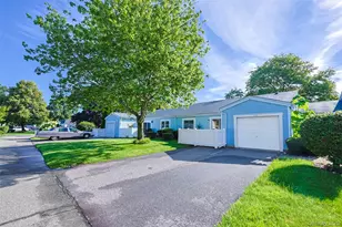 708 W Cabot Ct, Saint James, NY 11780 - Photo 10