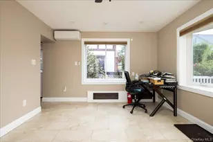 17 Piccadilly Downs, Lynbrook, NY 11563 - Photo 12