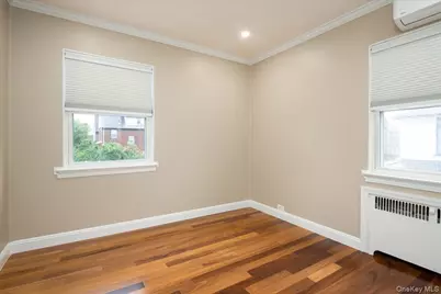 17 Piccadilly Downs, Lynbrook, NY 11563 - Photo 18