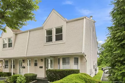 8 Manors Drive, Jericho, NY 11753 - Photo 2
