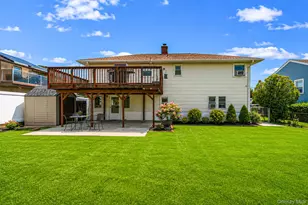 8 Wilson Pl, Lindenhurst, NY 11757 - Photo 32