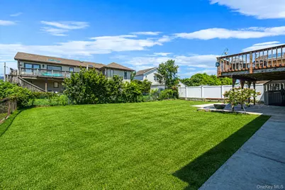 8 Wilson Place, Lindenhurst, NY 11757 - Photo 30