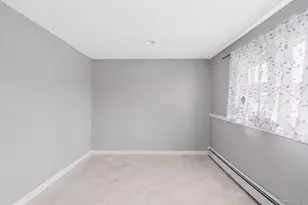 8 Wilson Pl, Lindenhurst, NY 11757 - Photo 22