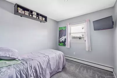 8 Wilson Place, Lindenhurst, NY 11757 - Photo 16