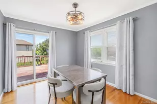 8 Wilson Pl, Lindenhurst, NY 11757 - Photo 6