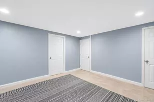 8 Wilson Pl, Lindenhurst, NY 11757 - Photo 20