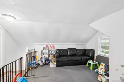 22 South Avenue, Smithtown, NY 11787 - Photo 16