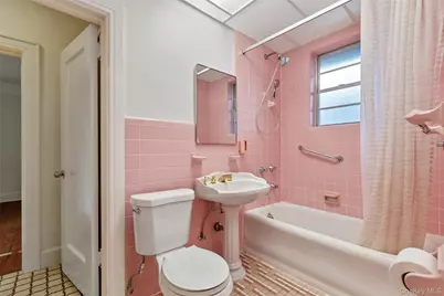 210 Aka 206 Hollywood Avenue, Tuckahoe, NY 10707 - Photo 18