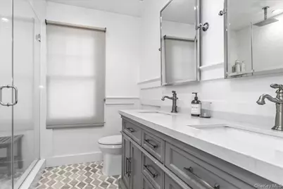 1214 Maple Avenue, West Hempstead, NY 11550 - Photo 20