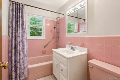 26 Reynolds Place, Scarsdale, NY 10583 - Photo 14