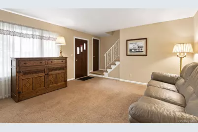 26 Reynolds Place, Scarsdale, NY 10583 - Photo 4