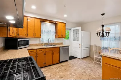 26 Reynolds Place, Scarsdale, NY 10583 - Photo 6