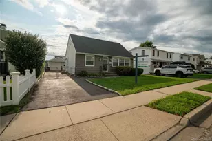 124 Wilfred Blvd, Hicksville, NY 11801 - Photo 2