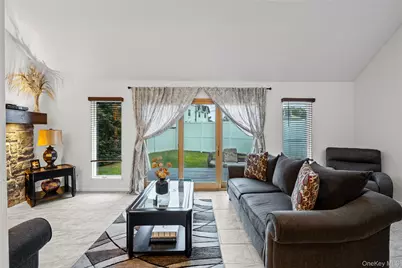 2 Windsor Court, Amityville, NY 11701 - Photo 6
