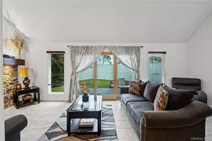 2 Windsor Ct, Amityville, NY 11701 - Photo 6
