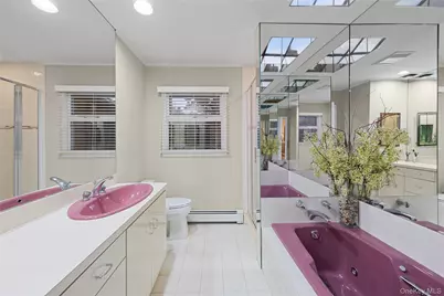 31 Lake Court, Massapequa, NY 11758 - Photo 10