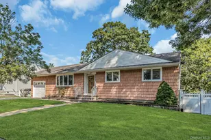 50 Jerome St, Lindenhurst, NY 11757 - Photo 2