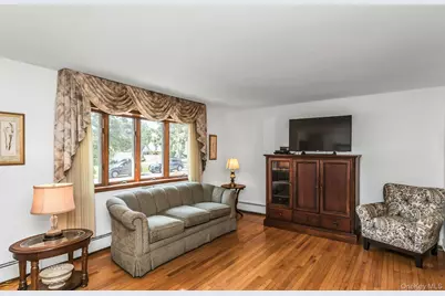 50 Jerome Street, Lindenhurst, NY 11757 - Photo 4