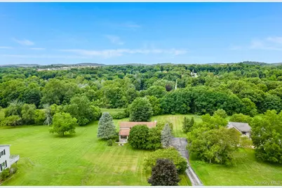 27 Patricia Drive, Pleasant Valley, NY 12569 - Photo 18