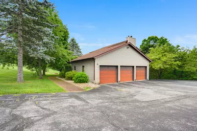 27 Patricia Drive, Pleasant Valley, NY 12569 - Photo 2