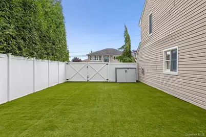 19 Clearwater Lane, West Islip, NY 11795 - Photo 42