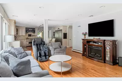 19 Clearwater Lane, West Islip, NY 11795 - Photo 18