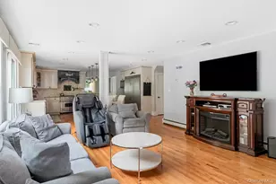 19 Clearwater Ln, West Islip, NY 11795 - Photo 18