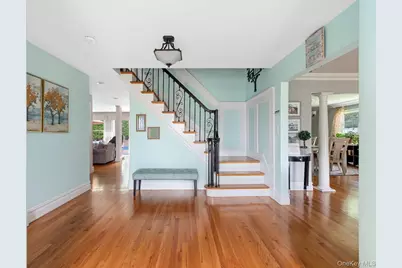19 Clearwater Lane, West Islip, NY 11795 - Photo 4