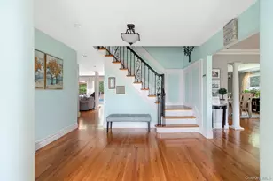 19 Clearwater Ln, West Islip, NY 11795 - Photo 4