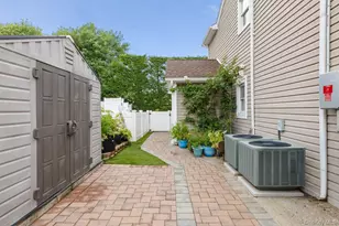 19 Clearwater Ln, West Islip, NY 11795 - Photo 44