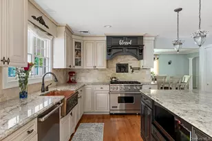 19 Clearwater Ln, West Islip, NY 11795 - Photo 12