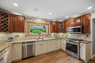 106 Shelly Ct, Cornwall, NY 12518 - Photo 14
