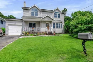13 Meadow Ln, Bayville, NY 11709 - Photo 2