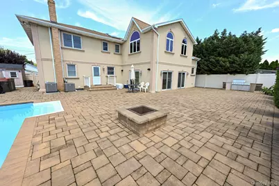 859 Maloon Avenue, Franklin Square, NY 11010 - Photo 34