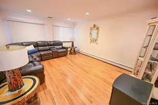 859 Maloon Ave, Franklin Square, NY 11010 - Photo 22