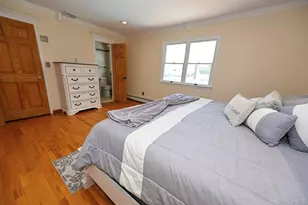 859 Maloon Ave, Franklin Square, NY 11010 - Photo 12