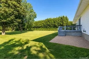 124 Donna Dr, Calverton, NY 11933 - Photo 16