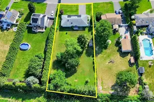 124 Donna Dr, Calverton, NY 11933 - Photo 36