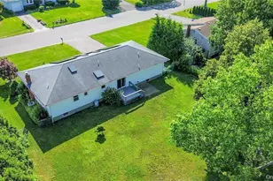 124 Donna Dr, Calverton, NY 11933 - Photo 40