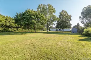 124 Donna Dr, Calverton, NY 11933 - Photo 32