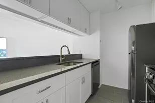 4 Martine Ave, White Plains, NY 10606 - Photo 12
