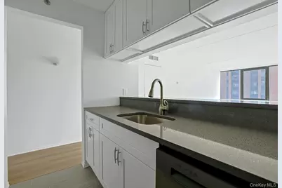 4 Martine Avenue #711, White Plains, NY 10606 - Photo 16
