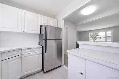 985 Fenwood Drive #3, Valley Stream, NY 11580 - Photo 6