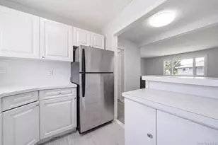 985 Fenwood Dr, Valley Stream, NY 11580 - Photo 6