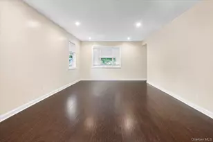 571 Park Ave, West Hempstead, NY 11552 - Photo 18